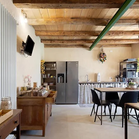 فندق مبيت وإفطار La Finestra Sul Grappa 3*