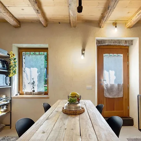 La Finestra Sul Grappa فندق مبيت وإفطار 3*