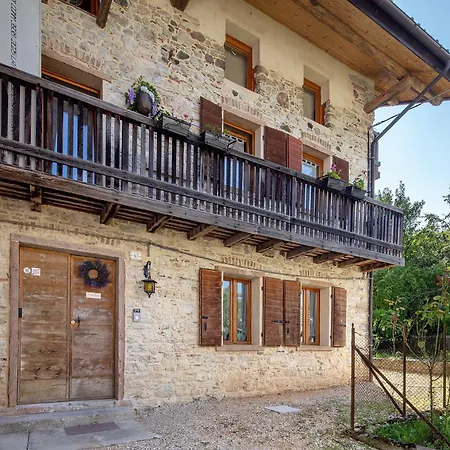 فندق مبيت وإفطار La Finestra Sul Grappa 3*