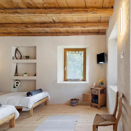 Bed & Breakfast La Finestra Sul Grappa 3*